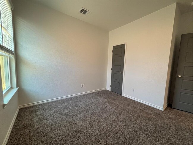 Building Photo - 8502 Trungle Rd