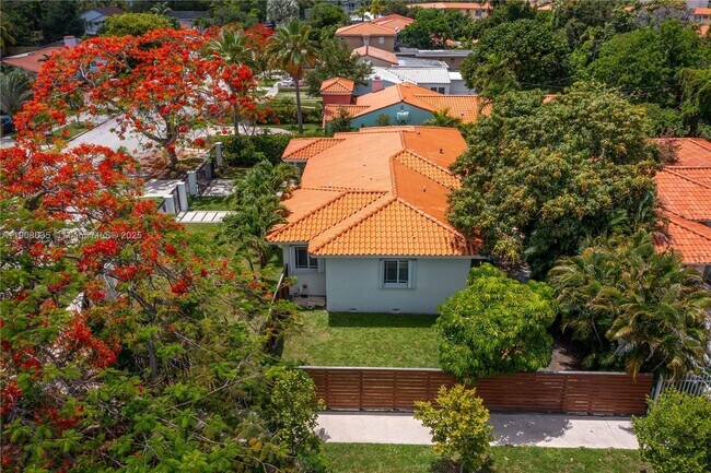 Building Photo - 501 SW 19th Rd