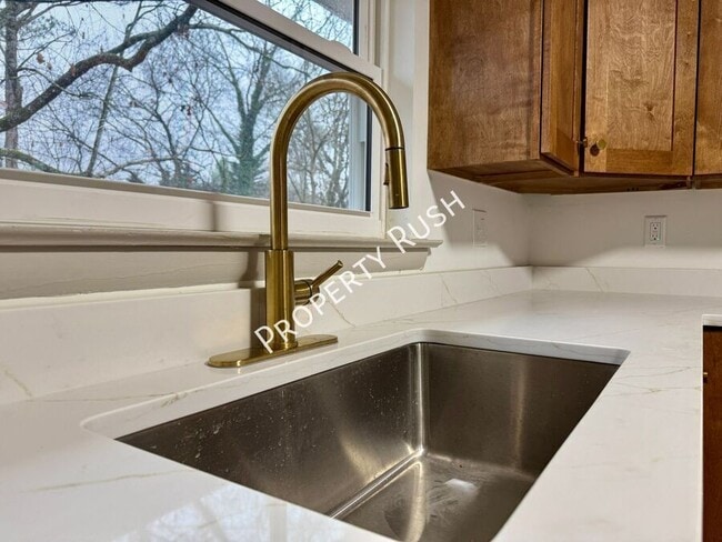 Building Photo - 3906 Forest Highland Cir