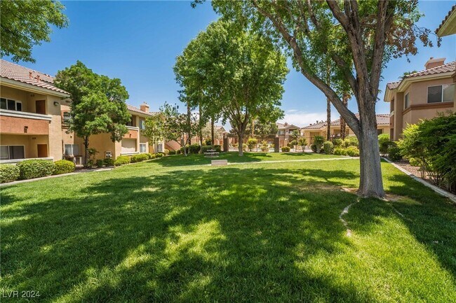 Building Photo - 1050 E Cactus Ave