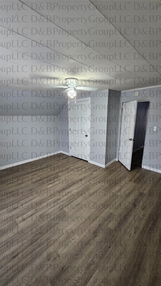 Building Photo - 939 Baraga St NE