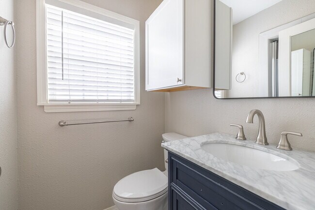 Building Photo - Charming 2-Story Home in Tech Terrace!