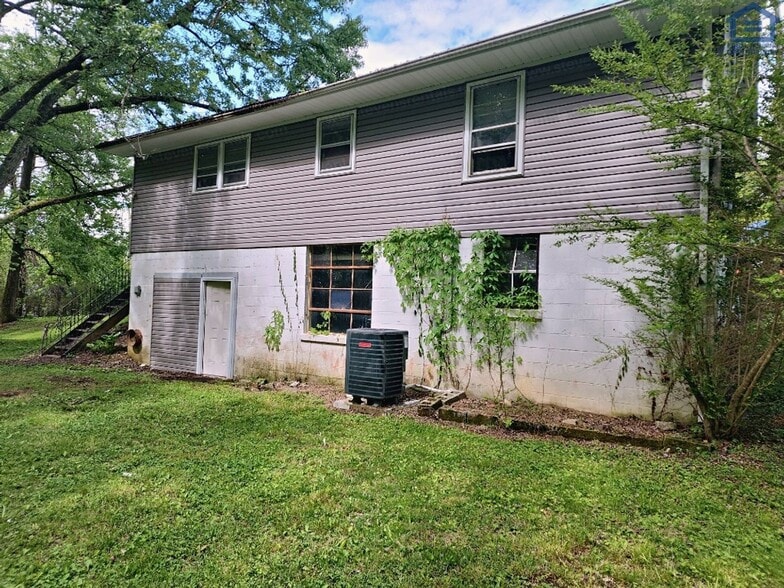 Building Photo - 748 Steakley Dr