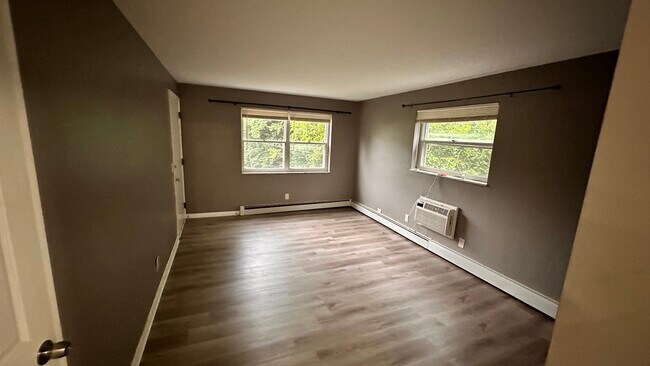 Building Photo - 2915 Mignon Ave