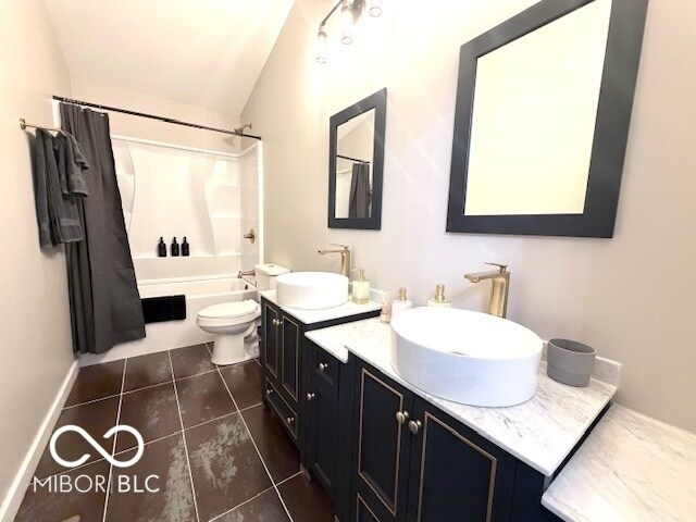 Building Photo - 656 N Beville Ave