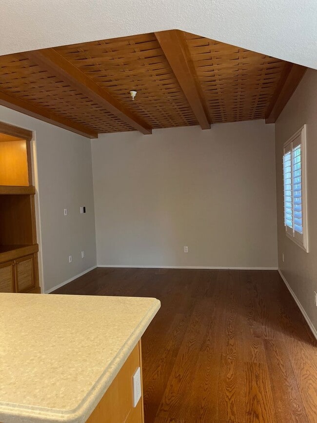 Building Photo - 3 Bedroom 2 1/2 bath Murrieta Townhome