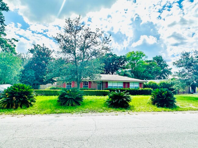 Building Photo - 261 Dillon Dr
