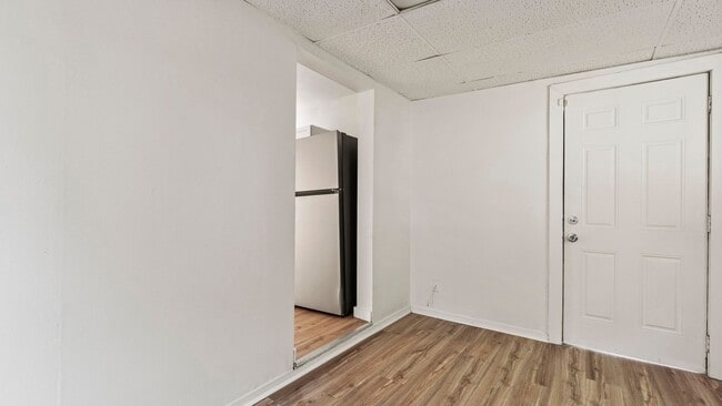 Building Photo - COMING SOON! 3 Bedroom House