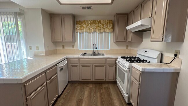 Building Photo - West Lancaster Home in a cul-de-sac