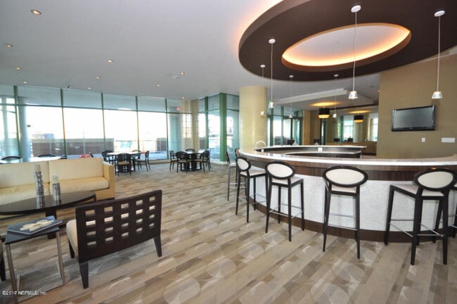 Building Photo - 1431 Riverplace Blvd