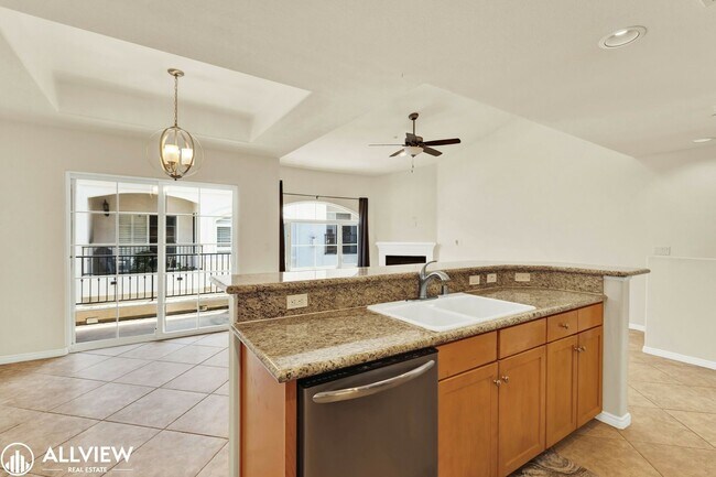 Building Photo - Rare 3-Story Hillcrest Townhome | 3BR/3BA ...