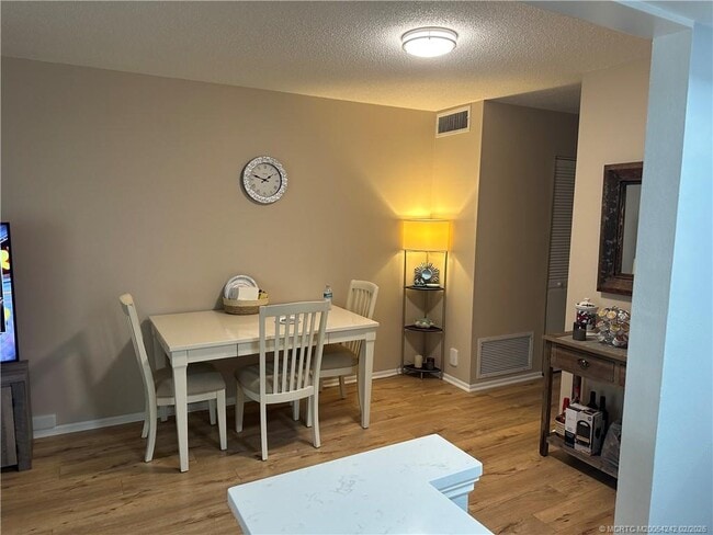 Building Photo - 2929 SE Ocean Blvd