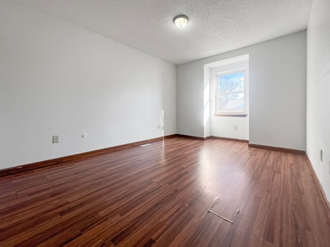 Building Photo - Santa Fe Cr.