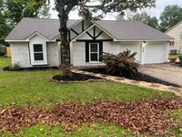 Building Photo - 696 Apuwai Pl