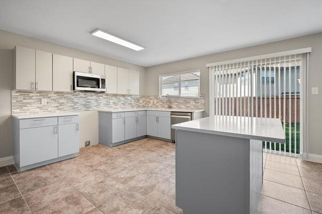 Building Photo - 800 Green Heath Ave