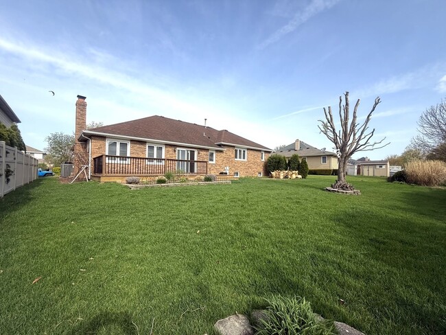 Building Photo - 16441 Paw Paw Ave