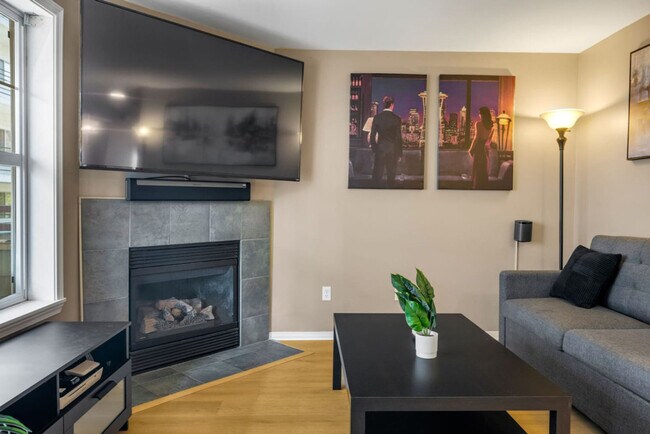 Building Photo - 931 N 35th St