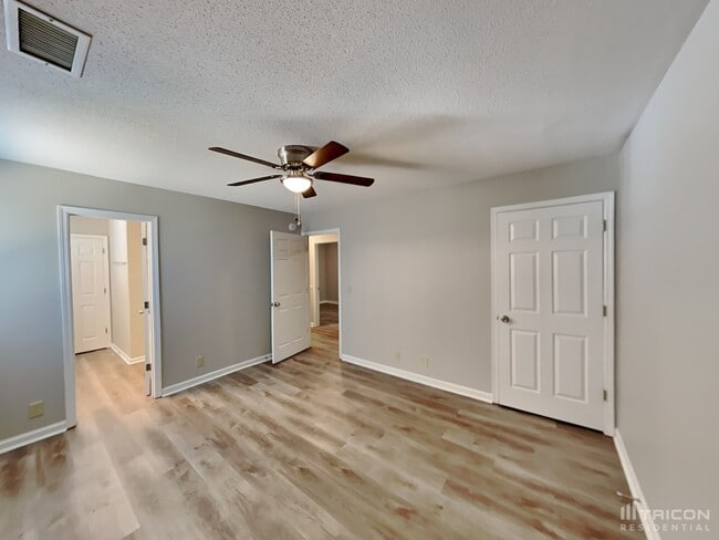 Building Photo - 2721 Painted Pony Dr