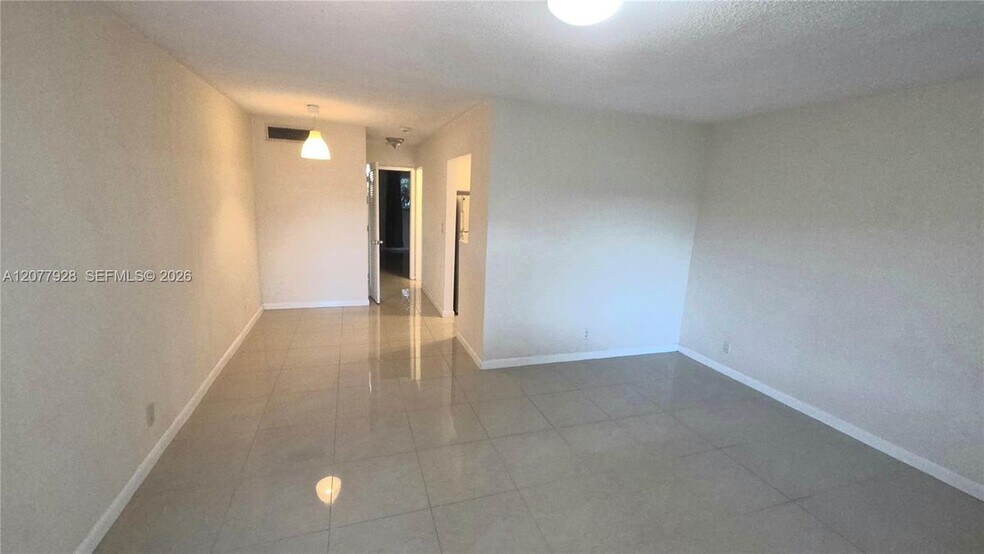 Building Photo - 2170 NE 51st Ct