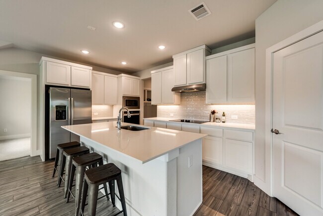 Building Photo - 243 Frio Dr