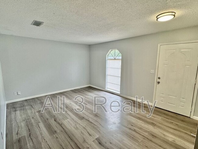 Building Photo - 4446 Wimbledon Rd