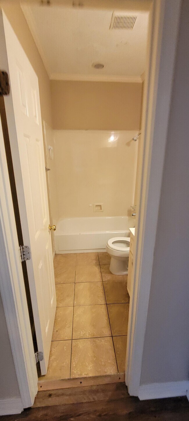 Building Photo - 22 River Run Dr