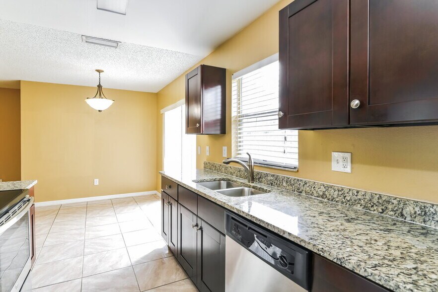 Building Photo - 13823 Pathfinder Dr