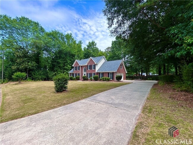 Building Photo - 120 Cedar Springs Pl