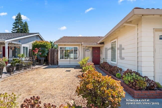 Building Photo - 2758 Croft Dr