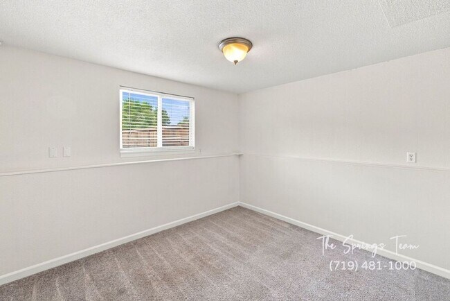 Building Photo - 1495 Prado Dr