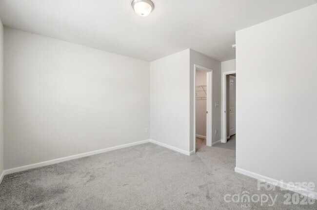 Building Photo - 14862 Tamarack Drive