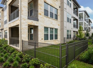 Building Photo - 4255 Magnolia Vlg Dr