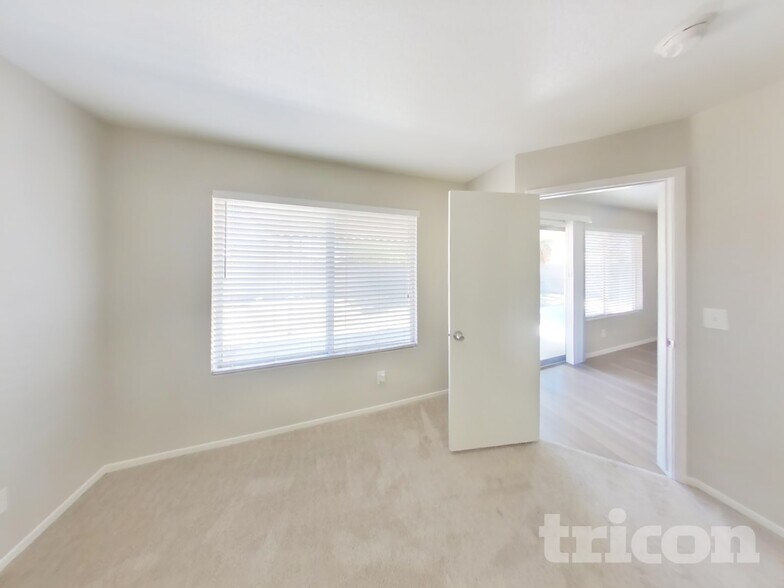 Building Photo - 2310 Superior Position St