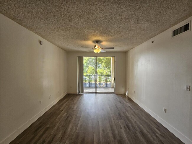 Building Photo - 2351 W Preserve Way