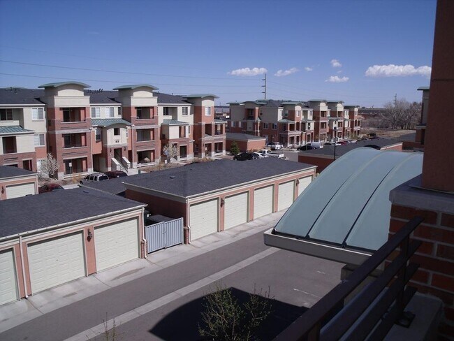 Building Photo - "Spacious 3-Bedroom Denver Condo with Cozy Fireplace & Modern Comforts!"