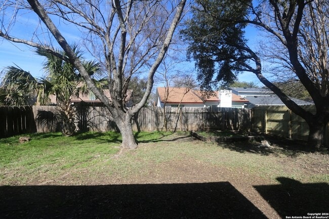 Building Photo - 6943 Sunshine Tree Dr