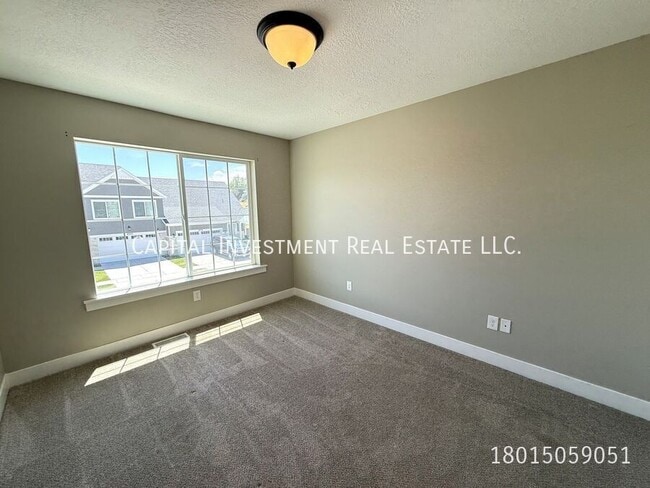 Building Photo - 2774 Lacewood Dr