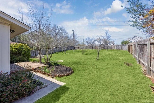 Building Photo - 6716 Haney Dr