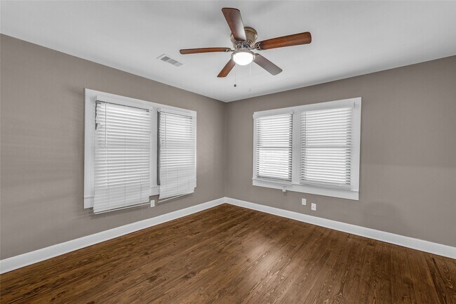 Building Photo - 4102 Ave N Ursuline St