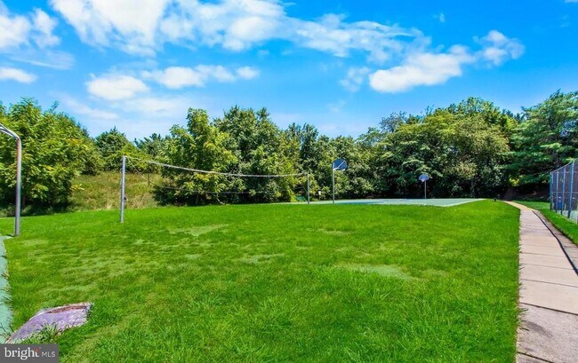 Building Photo - 6204 Redins Dr