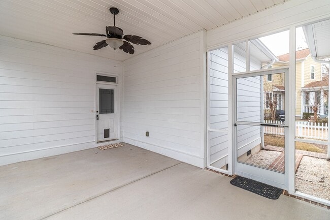 Building Photo - Lovely Riverwood Home