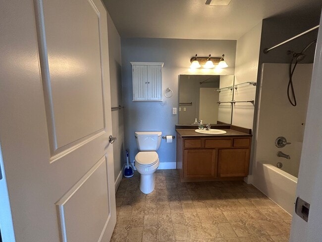 Building Photo - 1 Bed, 1 Bath Condo with Bellingham Bay View and parking garage
