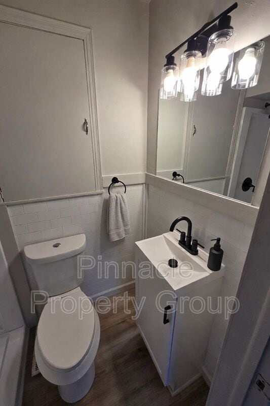 Building Photo - 834 N Leroy St