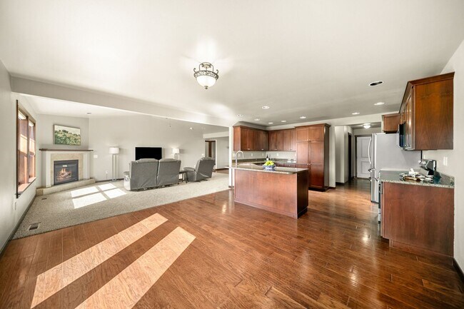 Building Photo - 229 Sun Valley Dr