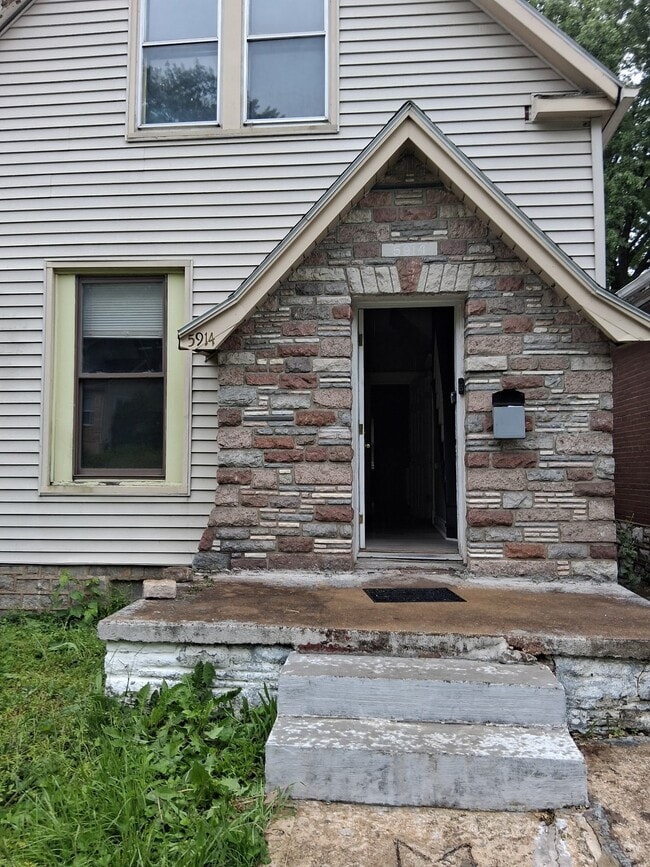 Building Photo - 5914 Lalite Ave