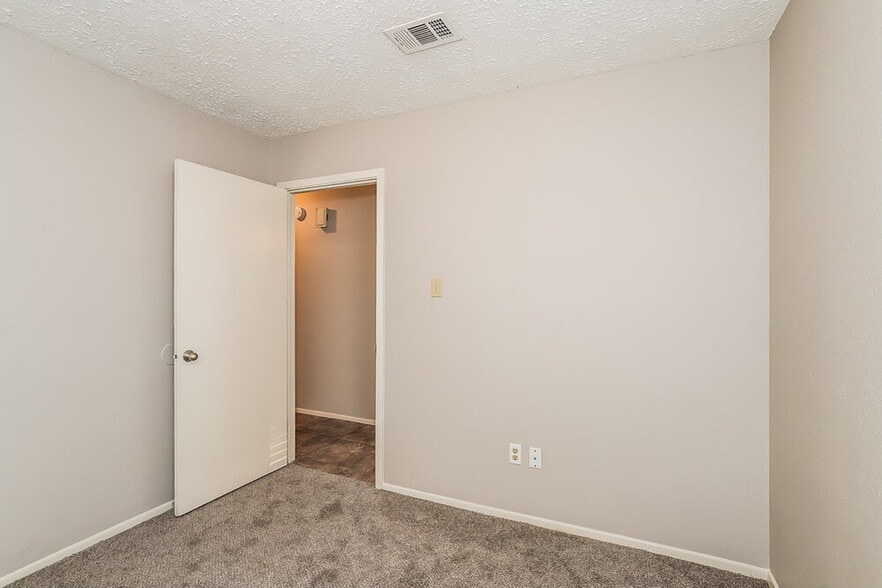 Building Photo - 14214 Bateau Dr