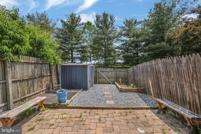 Building Photo - 1134 Providence Ct