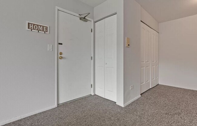Building Photo - 1453 N Winslowe Dr