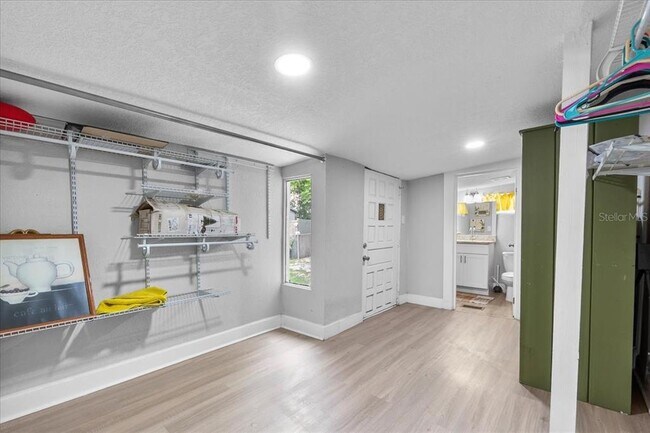 Building Photo - 208 Weaver Ave