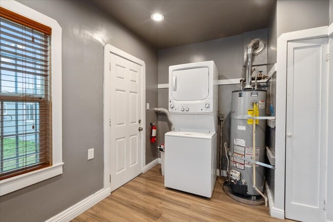 Building Photo - 2672 77th Ave